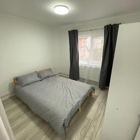 Апартаменти Apartament Луґож Екстер'єр фото