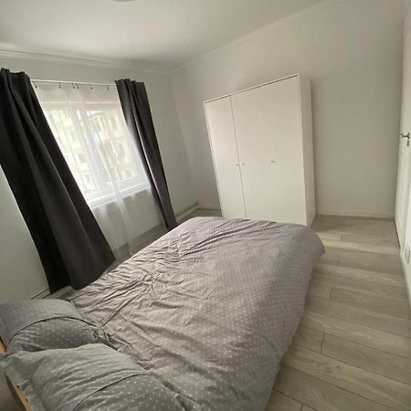 Апартаменти Apartament Луґож Екстер'єр фото