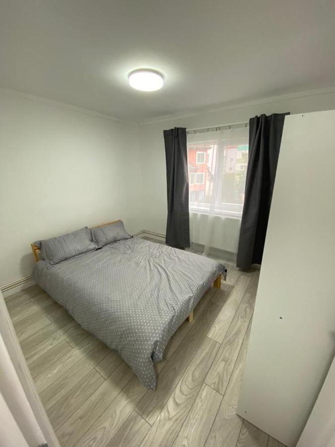 Апартаменти Apartament Луґож Екстер'єр фото